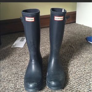 hunter boots kid size 5/6 women’s sz 7 Navy blue